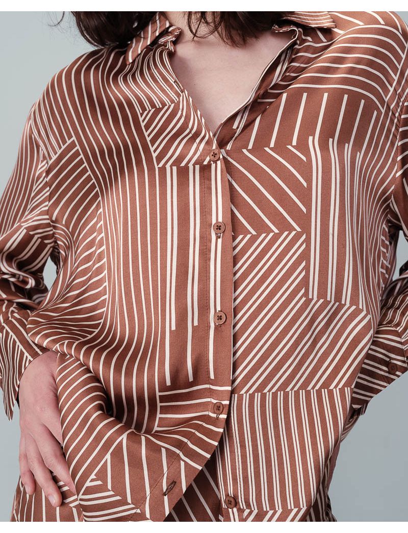 Camisa cetim castanho estampada