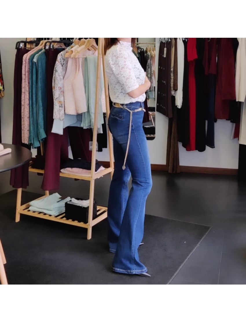 Calças Jeans Boca de Sino 