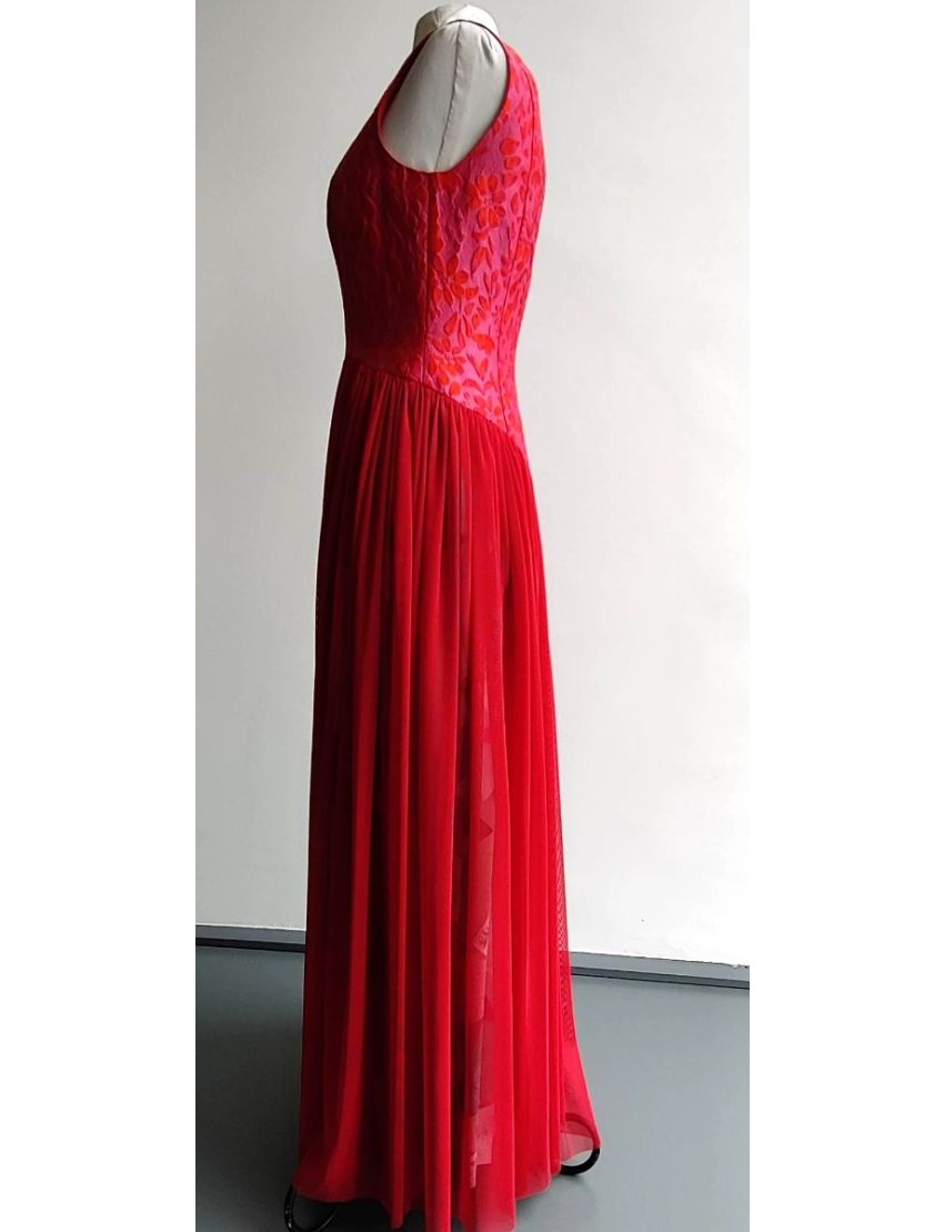 Vestido Longo Brocado e Tule