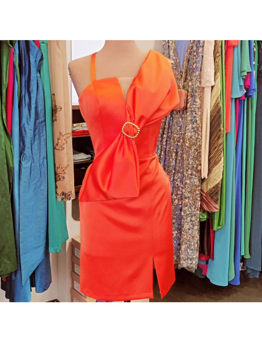 Vestido Curto com Laço 