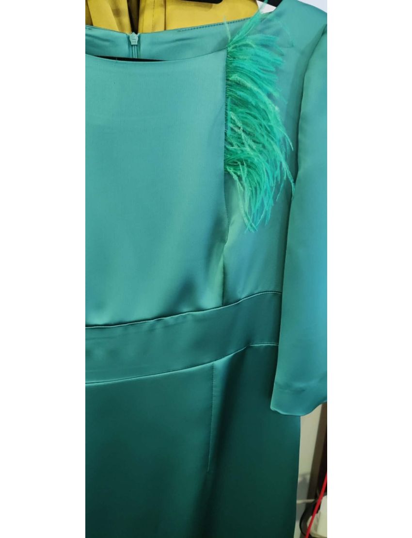 Vestido Midi Acetinado Plumas