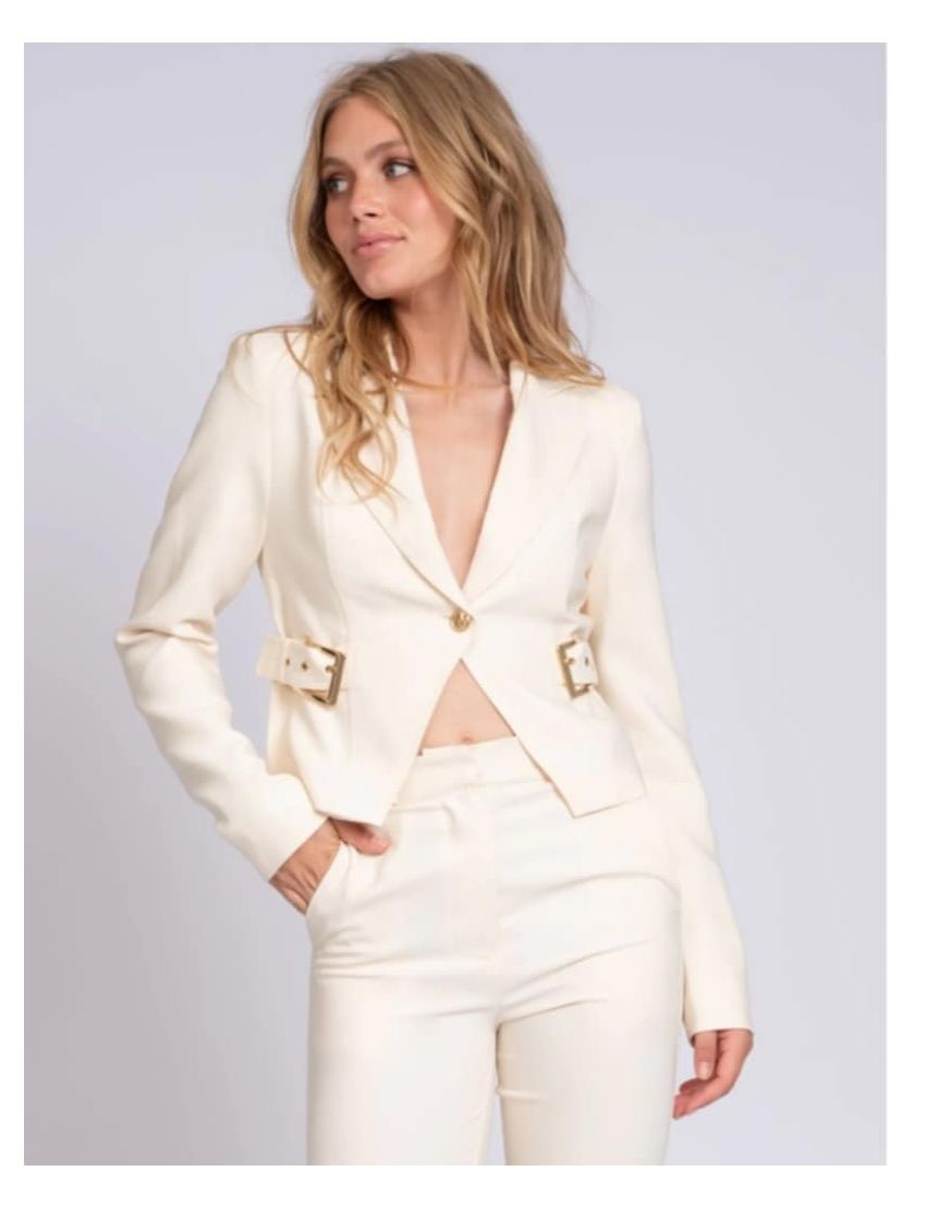 Vestido curto fivelas douradas