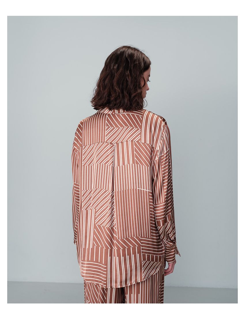 Camisa cetim castanho estampada